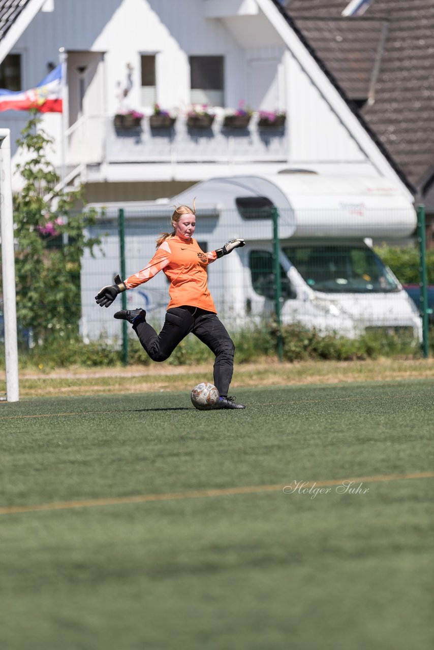 Bild 200 - wBJ SV Henstedt Ulzburg - TuS Rotenhof : Ergebnis: 12:0